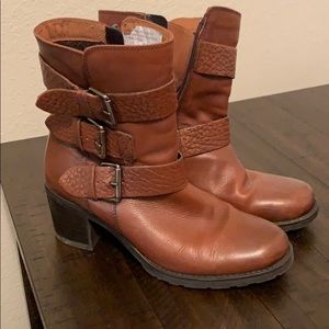 Clark’s, Brown leather boots